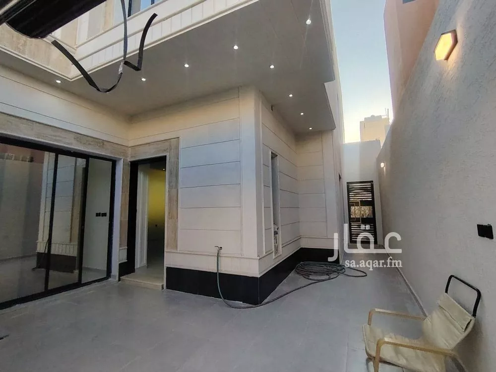 5 bedroom villa in Al Uraija Al Gharbiyah 2