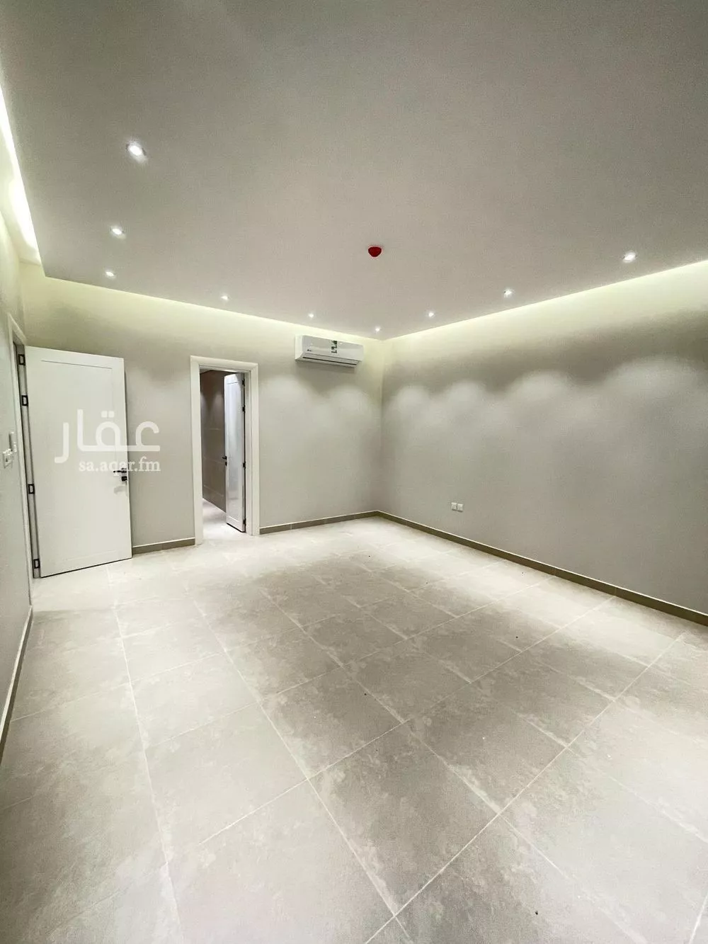 شقة 3 غرف في العارض 4