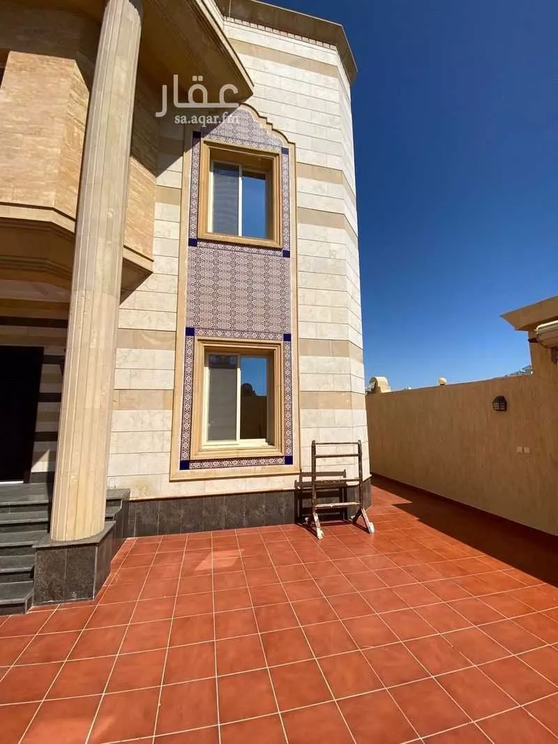 8 bedroom villa in Al Amwaj 3