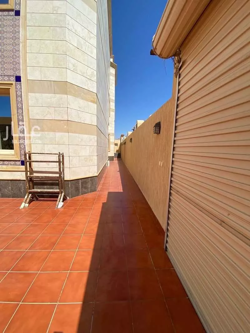 8 bedroom villa in Al Amwaj 5