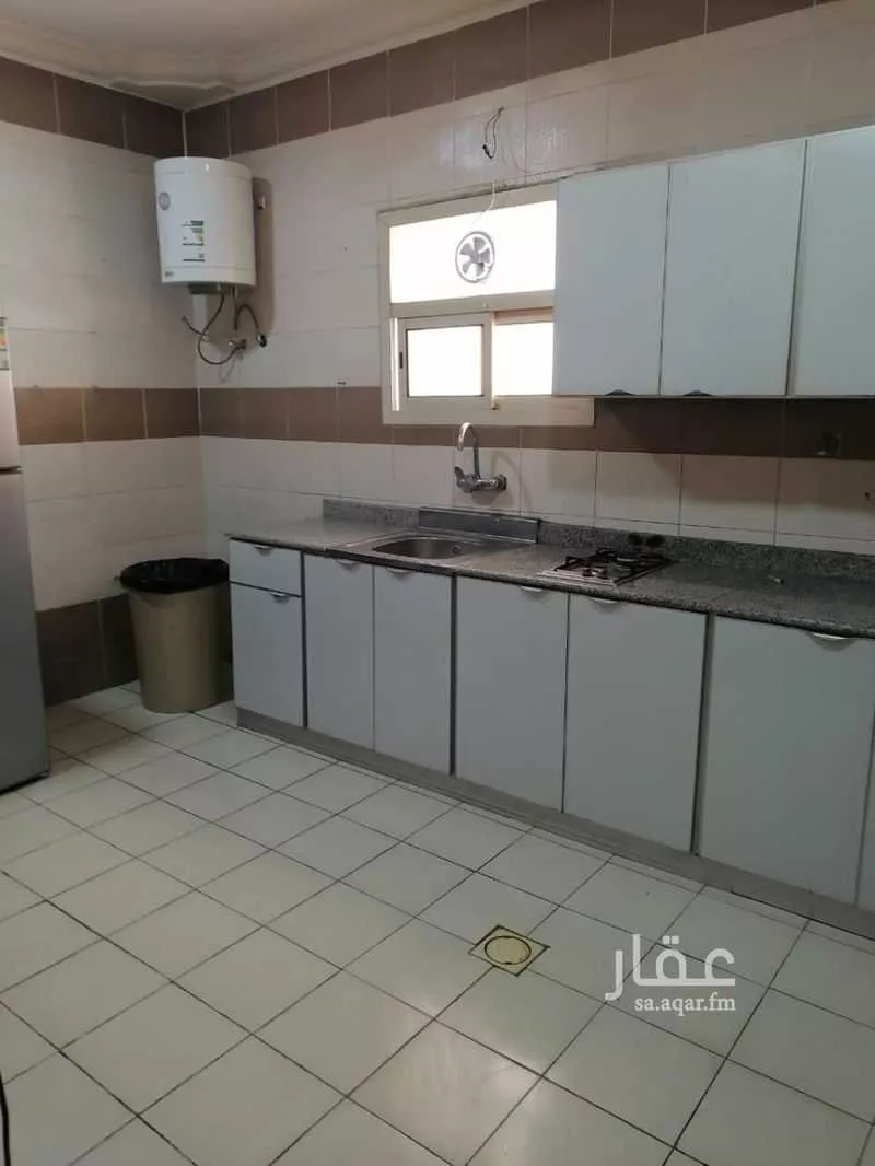 600 sqm building in Al Munsiyah 4