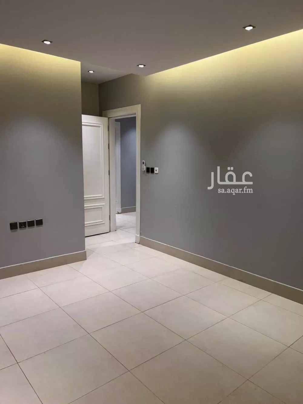 شقة 4 غرف في الملقا 5