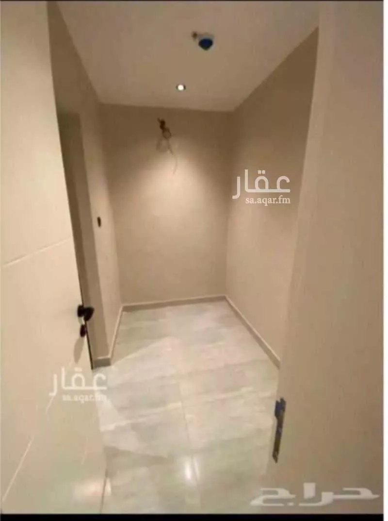 شقة 4 غرف في الحمرا 3