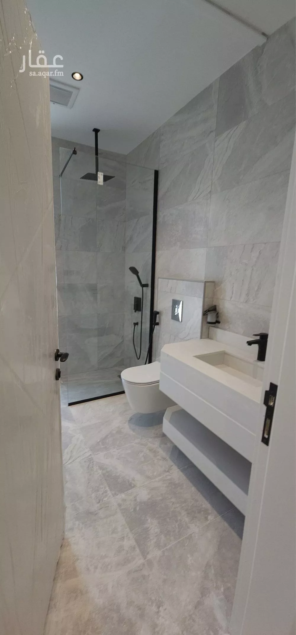 5 bedroom villa in Al Salamah 1