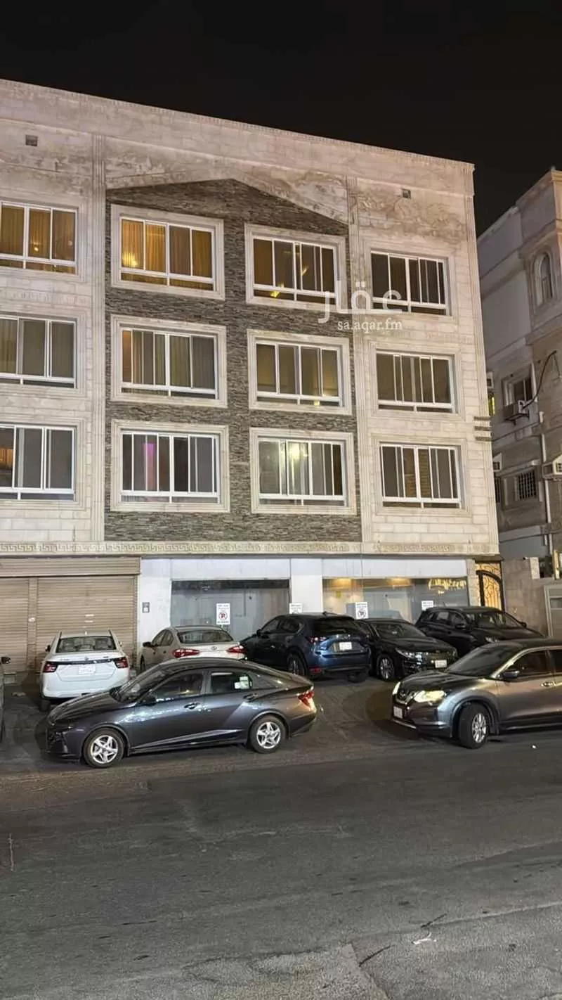 عمارة 525 م² في النعيم 1