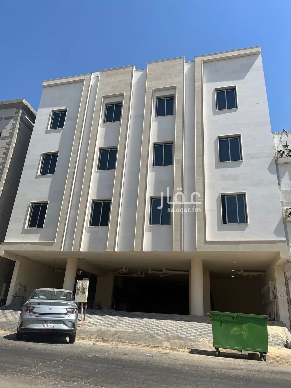 325 sqm building in Al Thuqbah 1