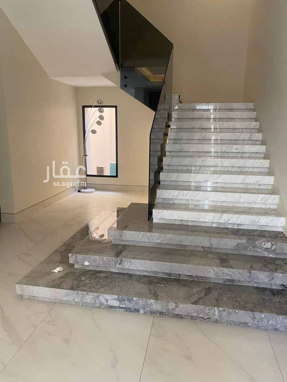 فيلا 7 غرف في النرجس 4