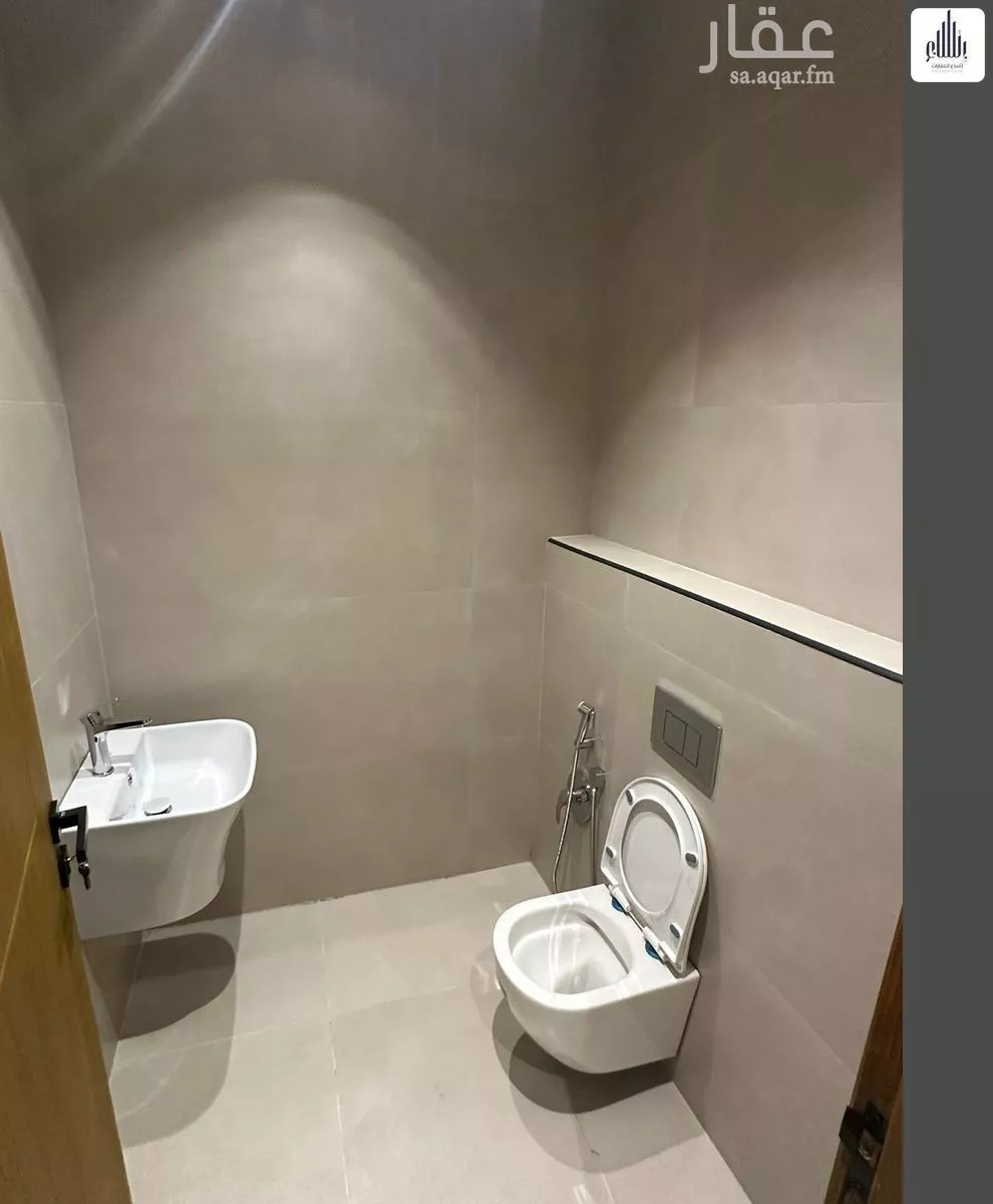 5 bedroom villa in Al Narjis 5