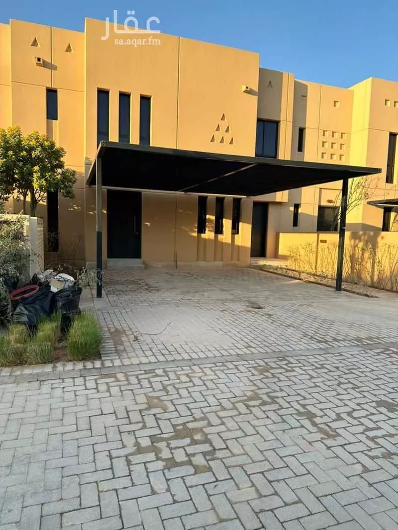 فيلا 4 غرف في المونسية 2