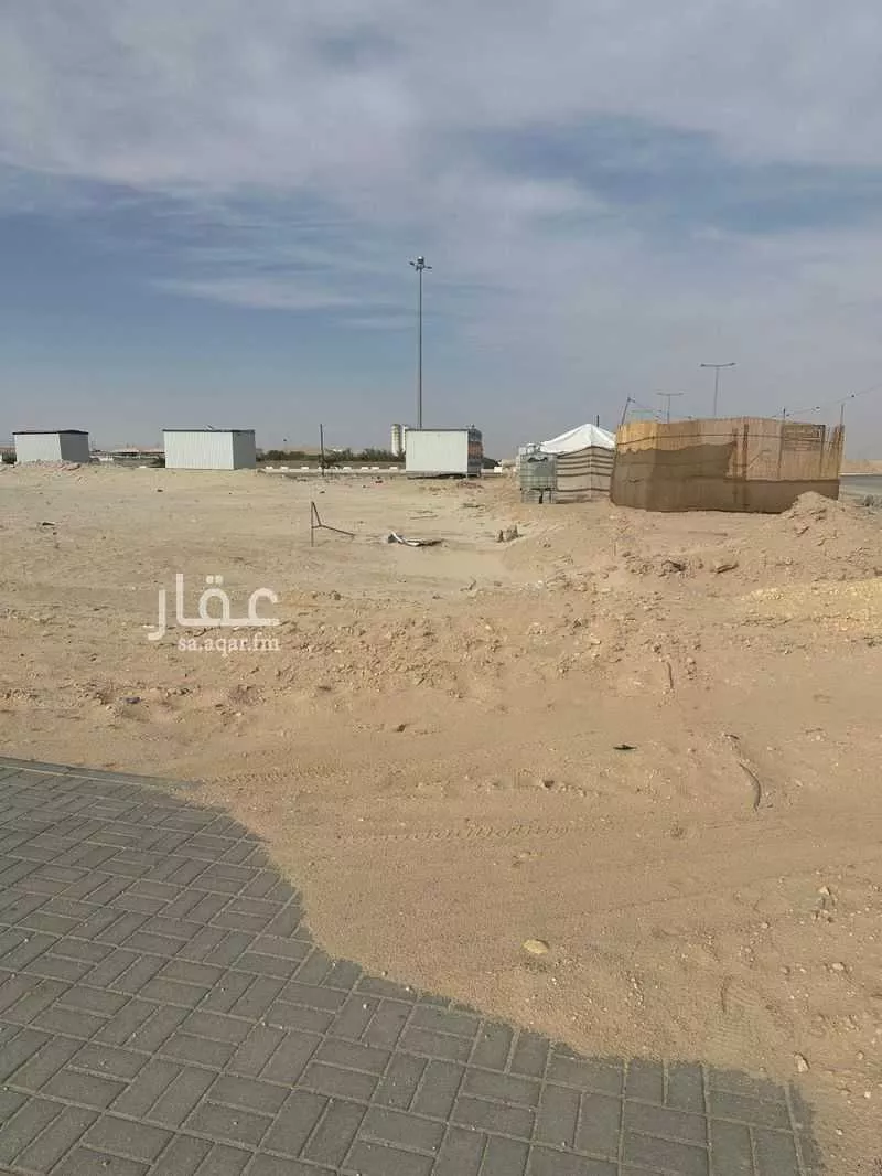 أرض 2000 م² في الجنادرية 2