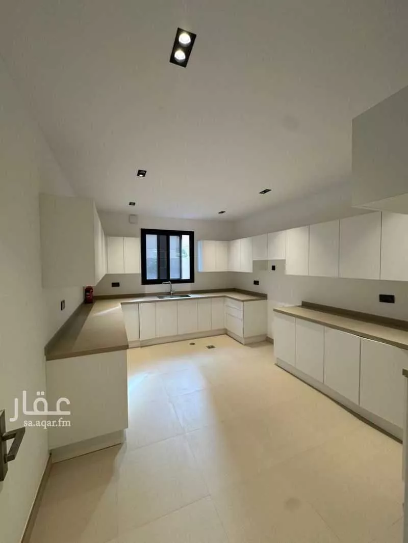 فيلا 4 غرف في المونسية 3