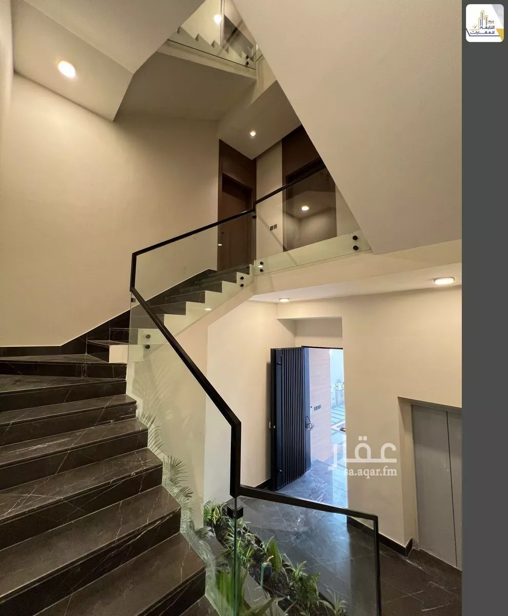 3 bedroom floor in Al Rawdah 3