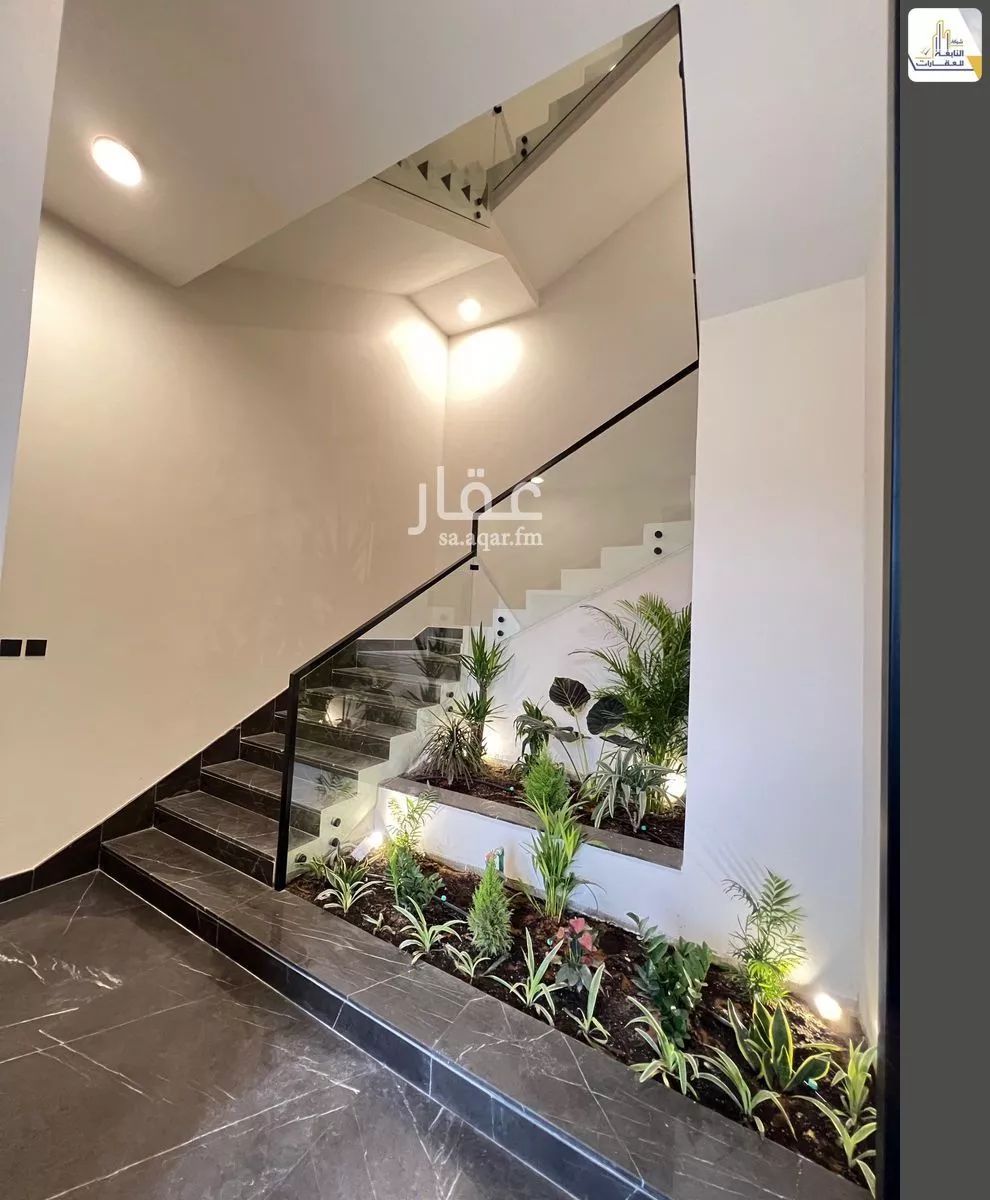 3 bedroom floor in Al Rawdah 2