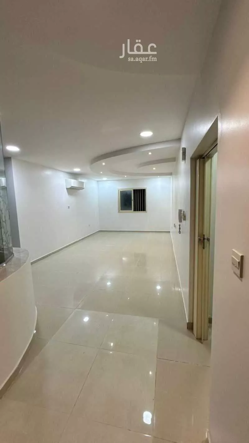 5 bedroom apartment in Al Qusur 3