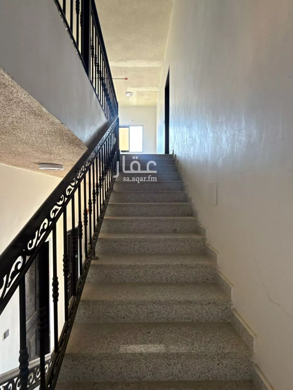 عمارة 1607 م² في الرمال 2