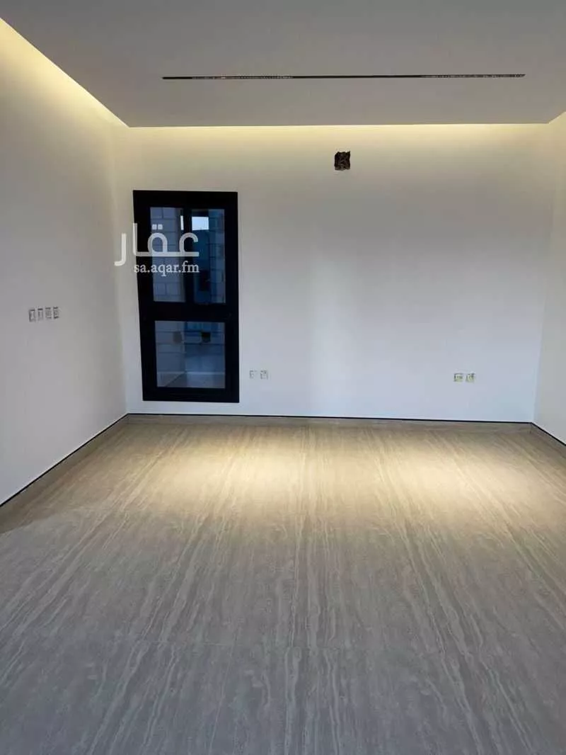 فيلا 5 غرف في الشرق 4