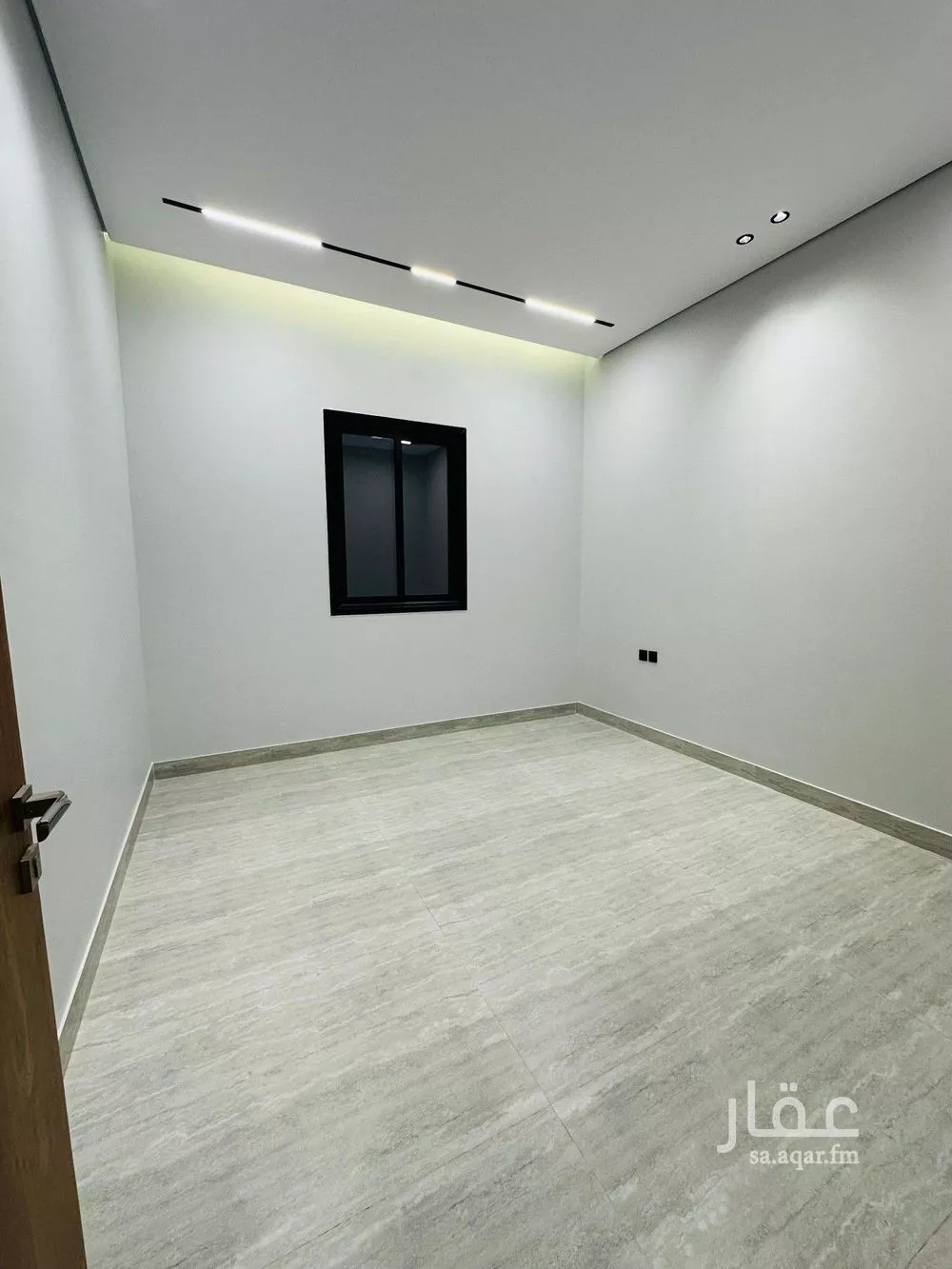 3 bedroom floor in Al Khaleej 2