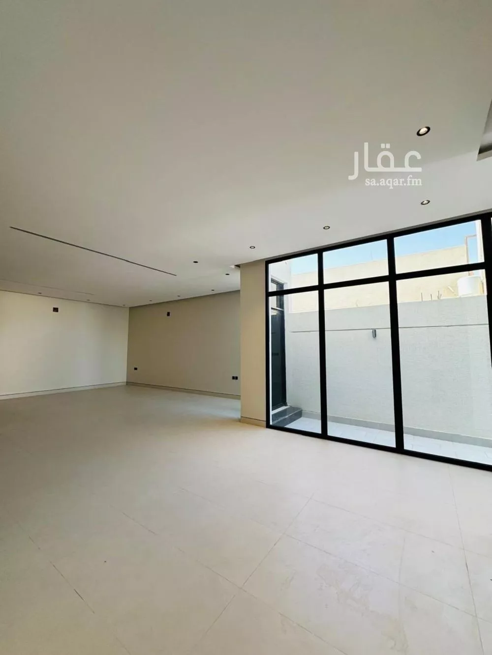 3 bedroom floor in King Faisal 4