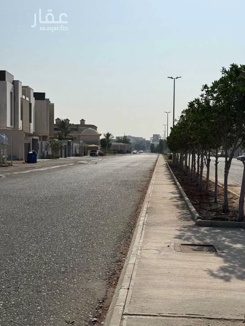 فيلا 8 غرف في المرجان 2