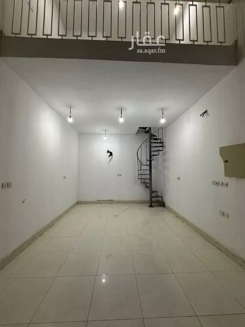 محل 375 م² في اللؤلؤ 2