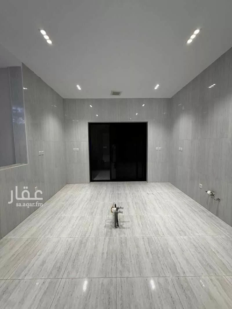 6 bedroom villa in Az Zomorod, Jeddah 4