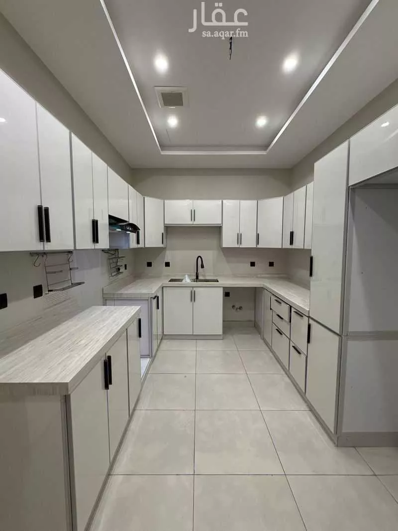 شقة 4 غرف في الروضة 2