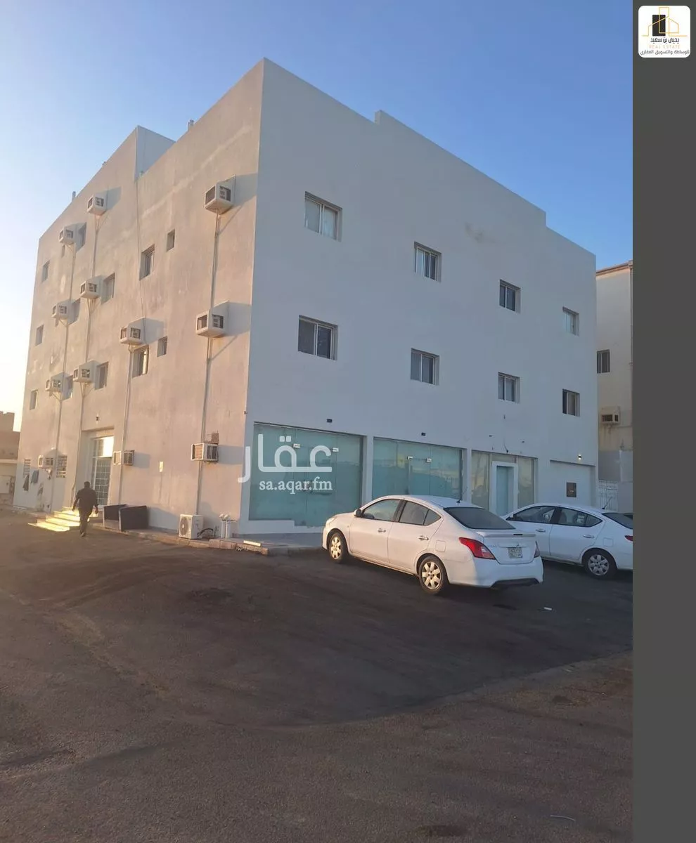 690 sqm building in Jeddah 1