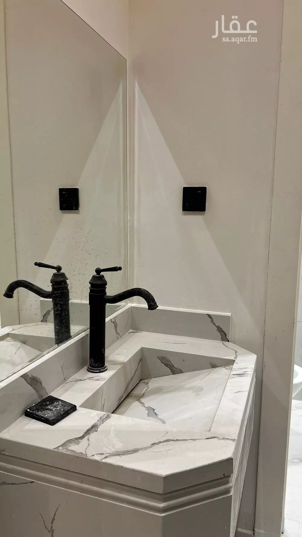 شقة 3 غرف في الزهرة 3