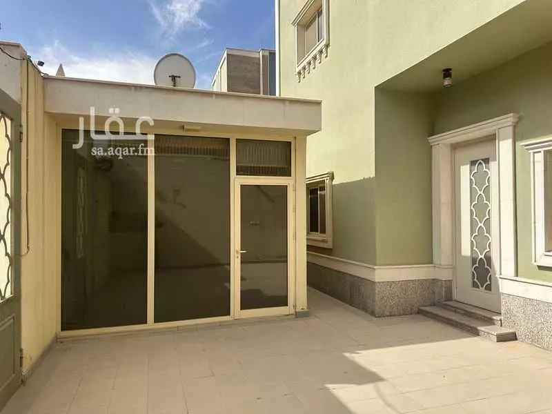 5 bedroom villa in Al Yasmin 1