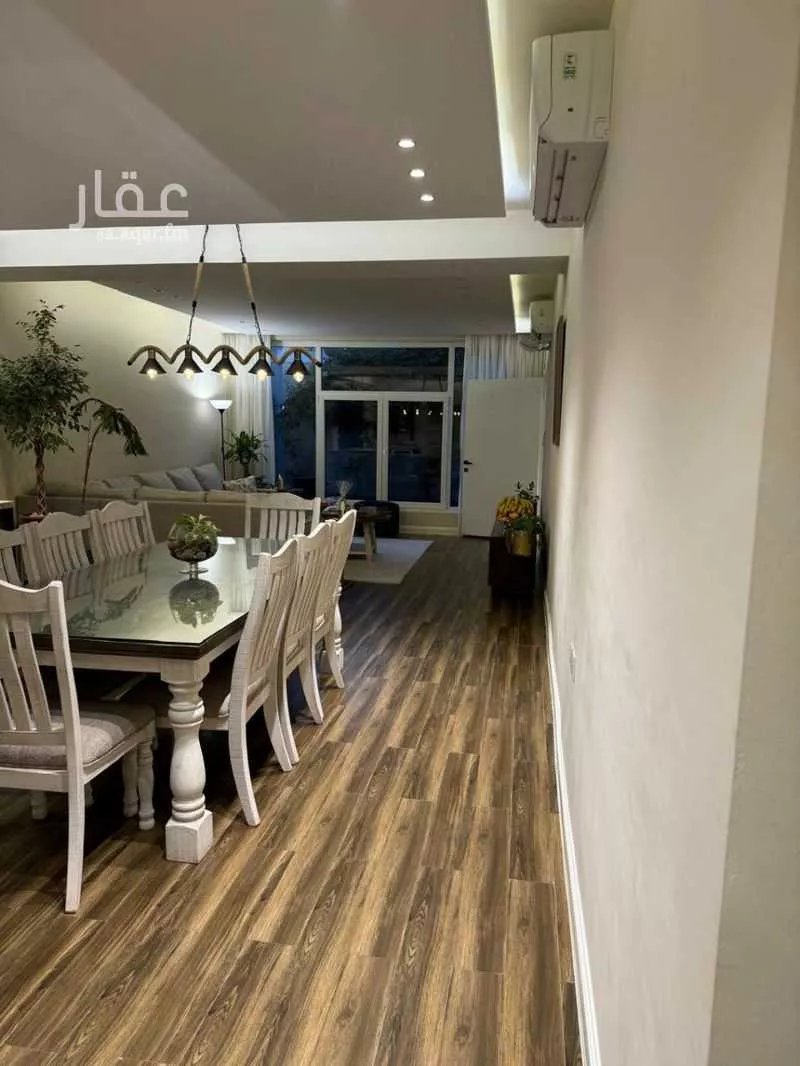 8 bedroom villa in Al Yarmouk 4