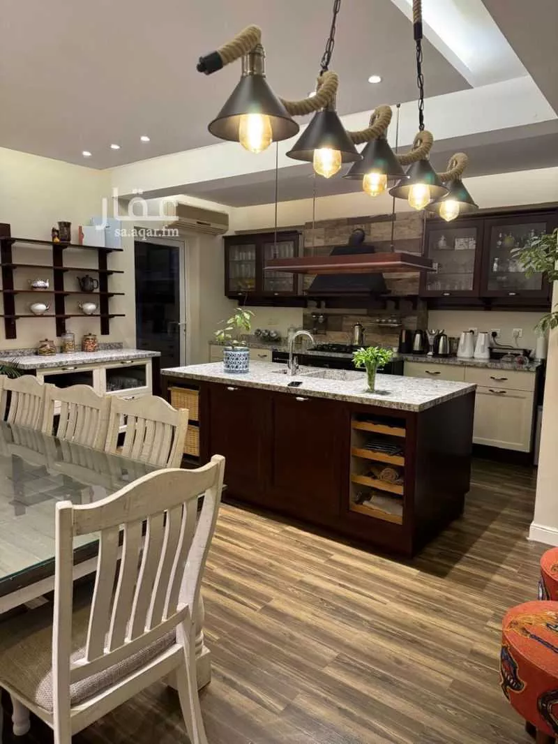 8 bedroom villa in Al Yarmouk 3