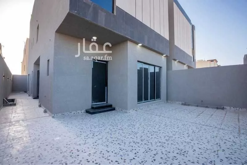 فيلا 7 غرف في ضاحية الملك فهد 4