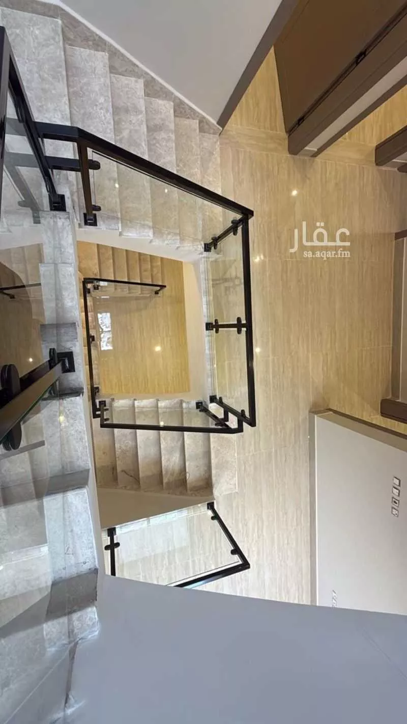 فيلا 7 غرف في ضاحية الملك فهد 3