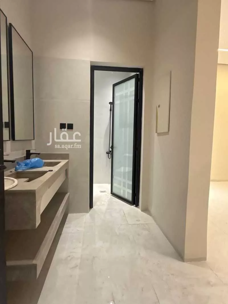 شقة 5 غرف في ضاحية الملك فهد 3