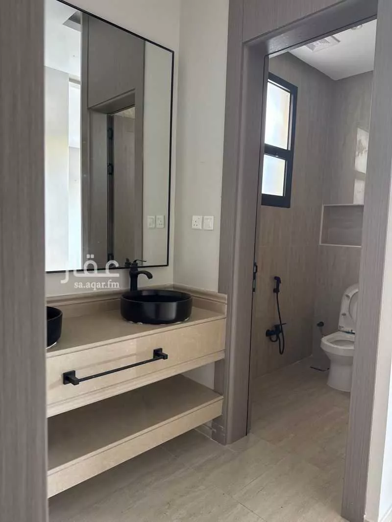 فيلا 7 غرف في ضاحية الملك فهد 3