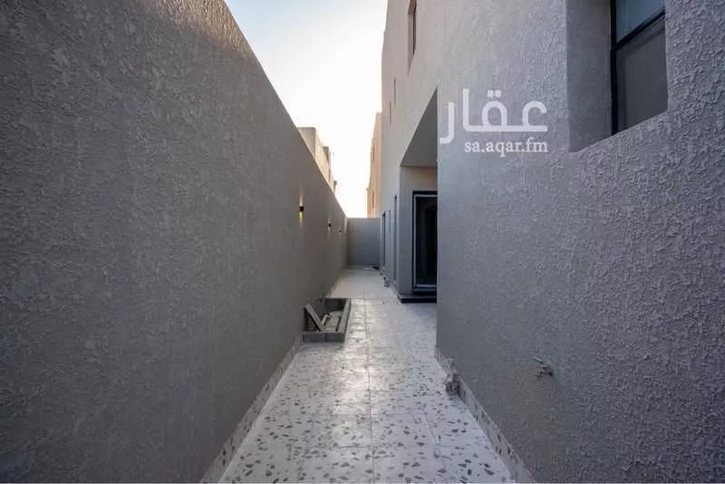 فيلا 7 غرف في ضاحية الملك فهد 5