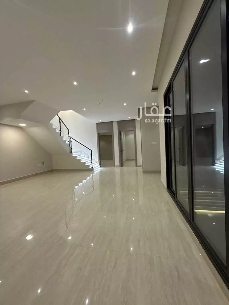 فيلا 7 غرف في ضاحية الملك فهد 5