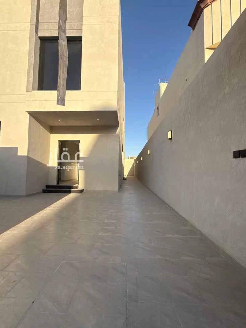 فيلا 8 غرف في ضاحية الملك فهد 2