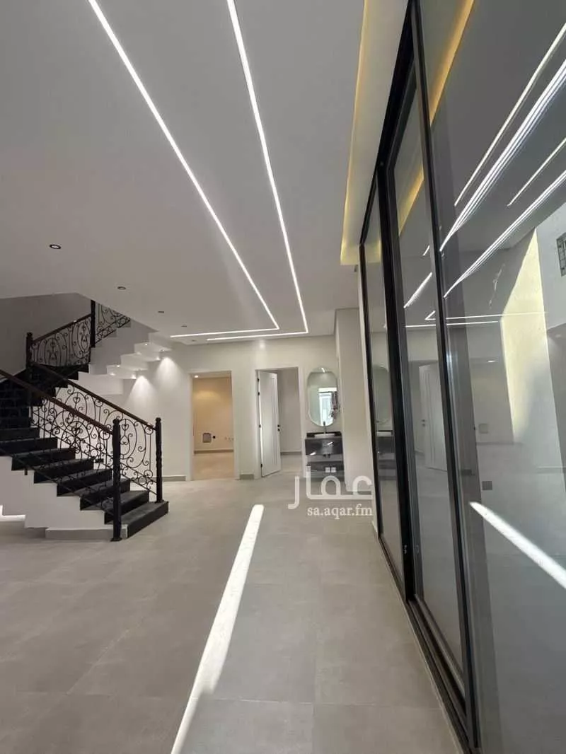 فيلا 8 غرف في ضاحية الملك فهد 4