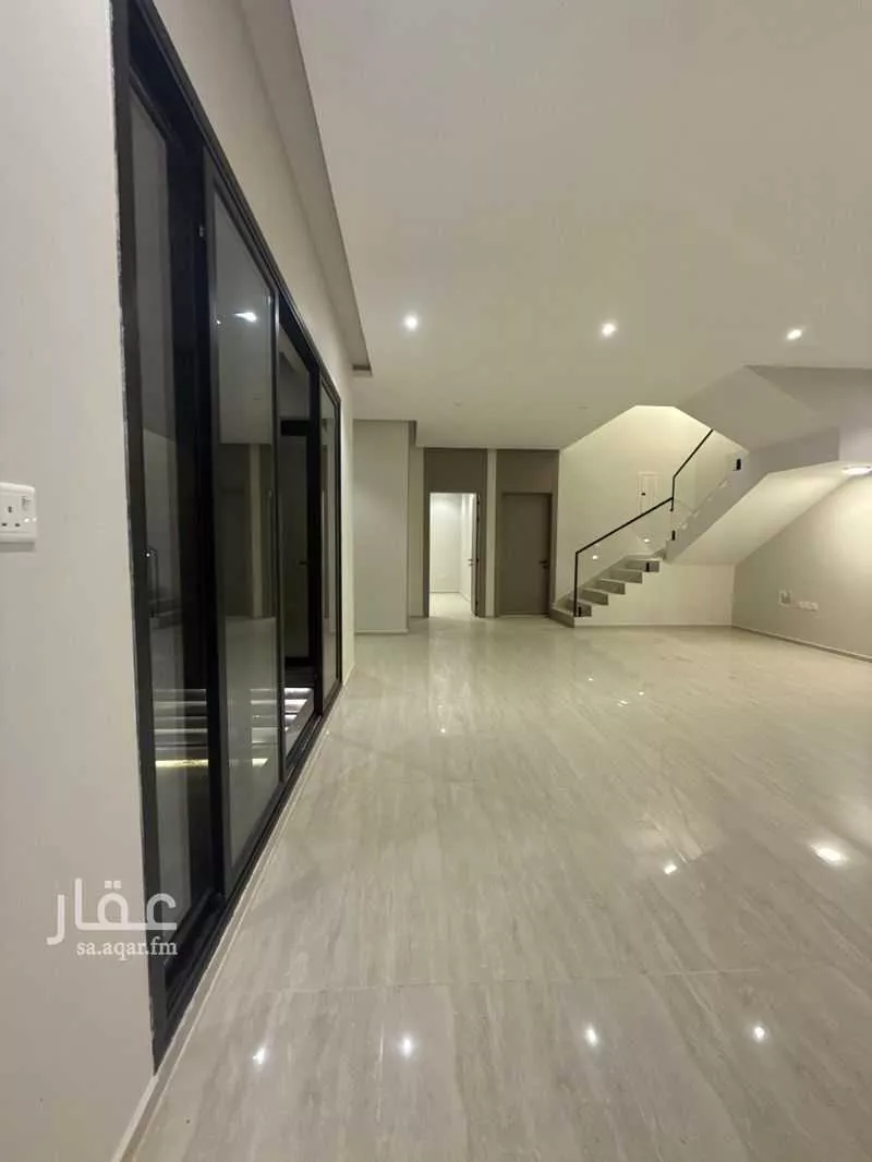 فيلا 7 غرف في ضاحية الملك فهد 4