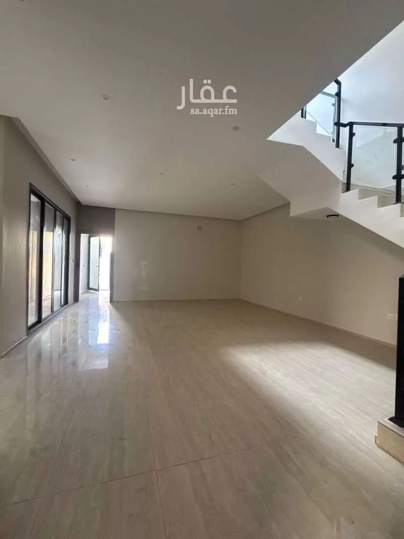 فيلا 7 غرف في ضاحية الملك فهد 4
