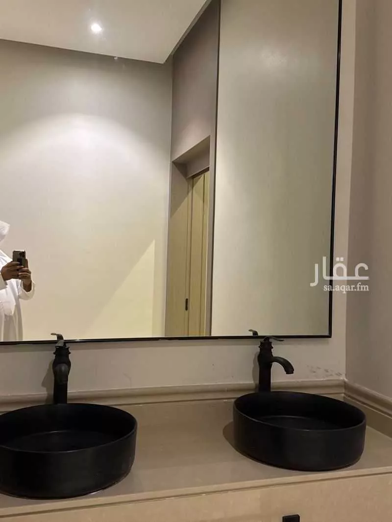 فيلا 7 غرف في ضاحية الملك فهد 2