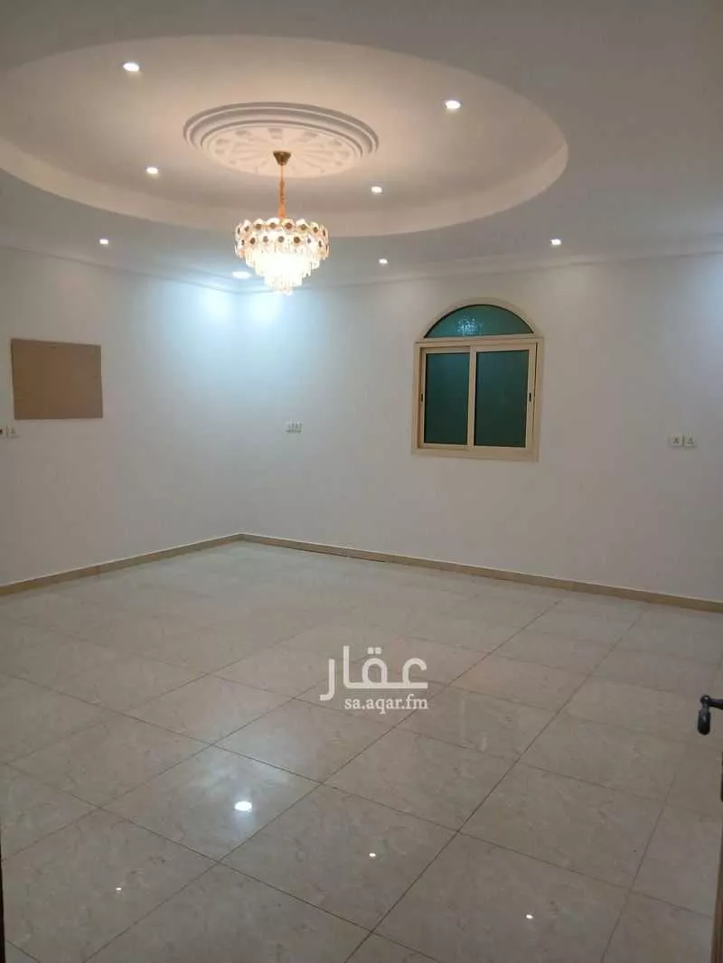 فيلا 7 غرف في ضاحية الملك فهد 4