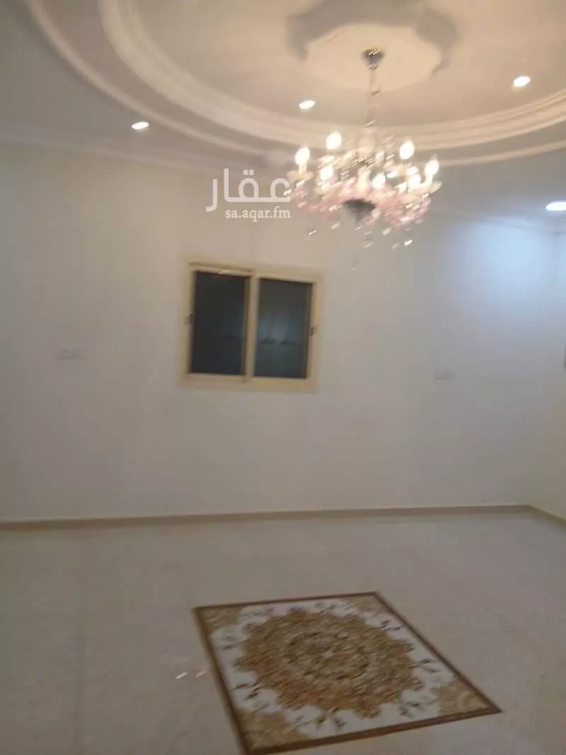 فيلا 7 غرف في ضاحية الملك فهد 5