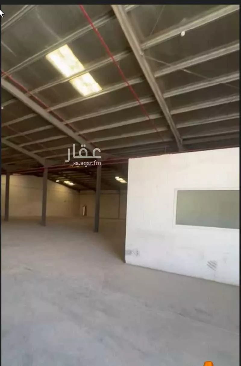 مستودع 8000 م² في السلي 1