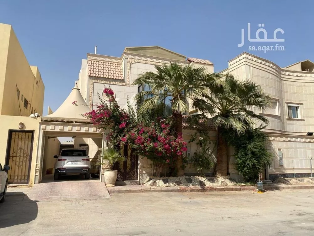 فيلا 8 غرف في عرقة 1