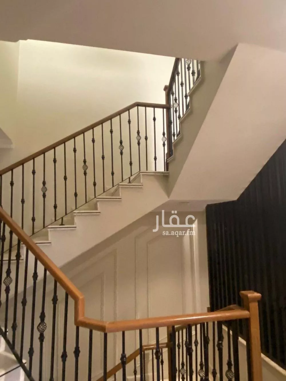 فيلا 8 غرف في عرقة 4