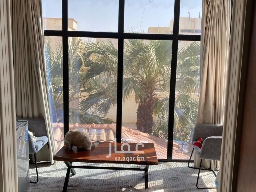 فيلا 8 غرف في عرقة 5