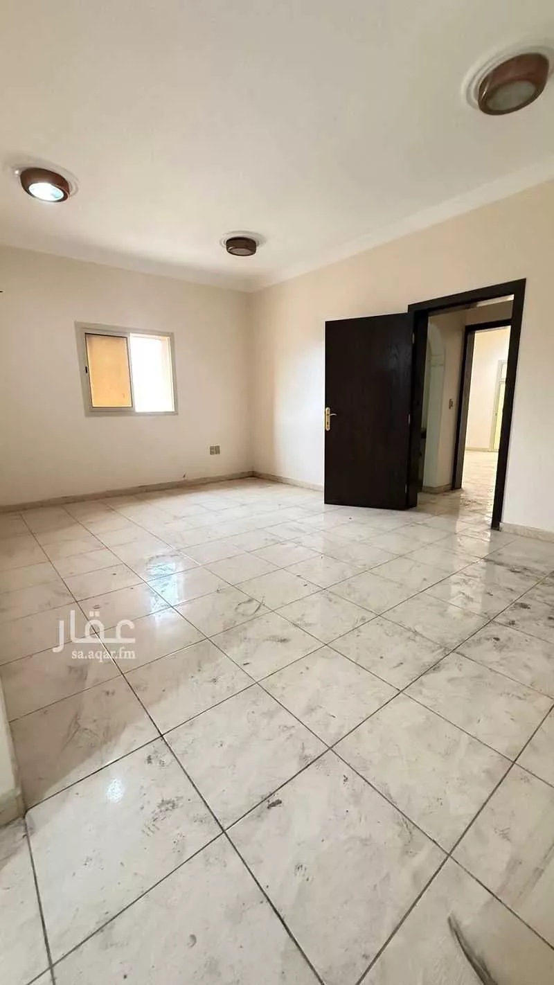 شقة 7 غرف في الحمرا 3