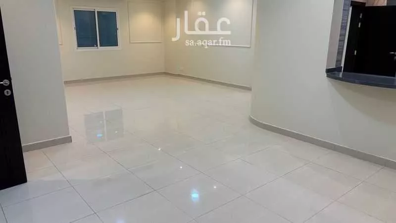 شقة 4 غرف في الحمرا 1